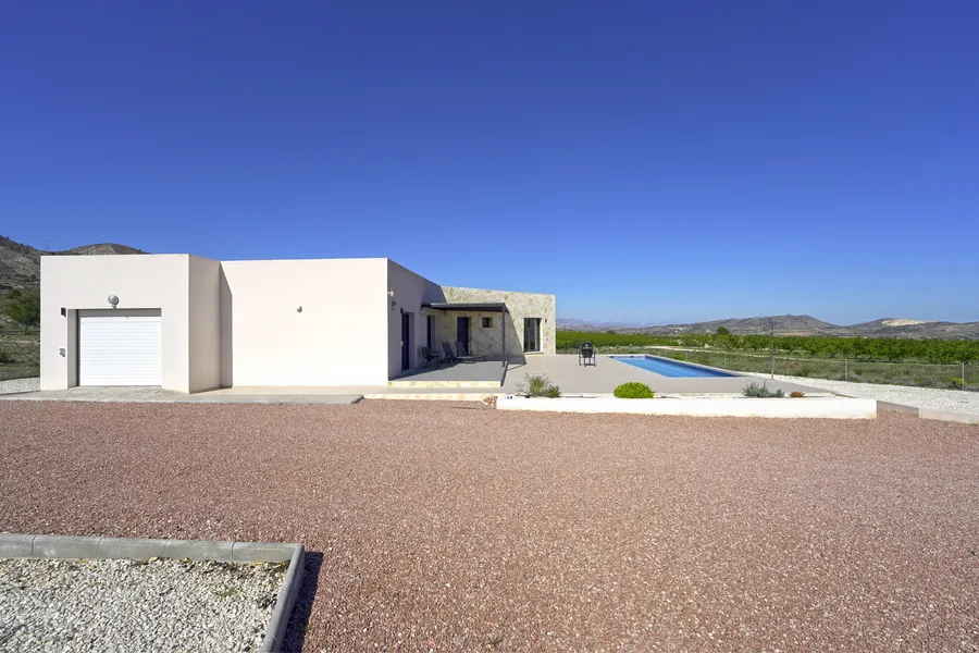 Foto: terrein rond Villa Solmira